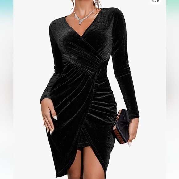 Dresses & Skirts - Black Velvet Ruched Long Sleeve Dress Size XL NWOT